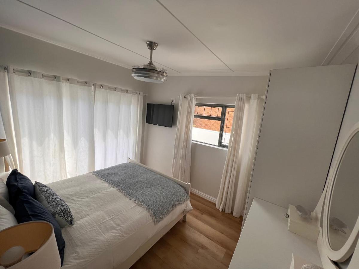 Adorable 2 Bedroom Cottage With Spacious Veranda هيرمانوس المظهر الخارجي الصورة